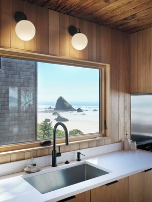 Microwave, oven, stovetop, dishwasher - Luxury, Oceanfront, Fully Renovated, Signature MCM House in Cannon Beach (Cannon Beach)