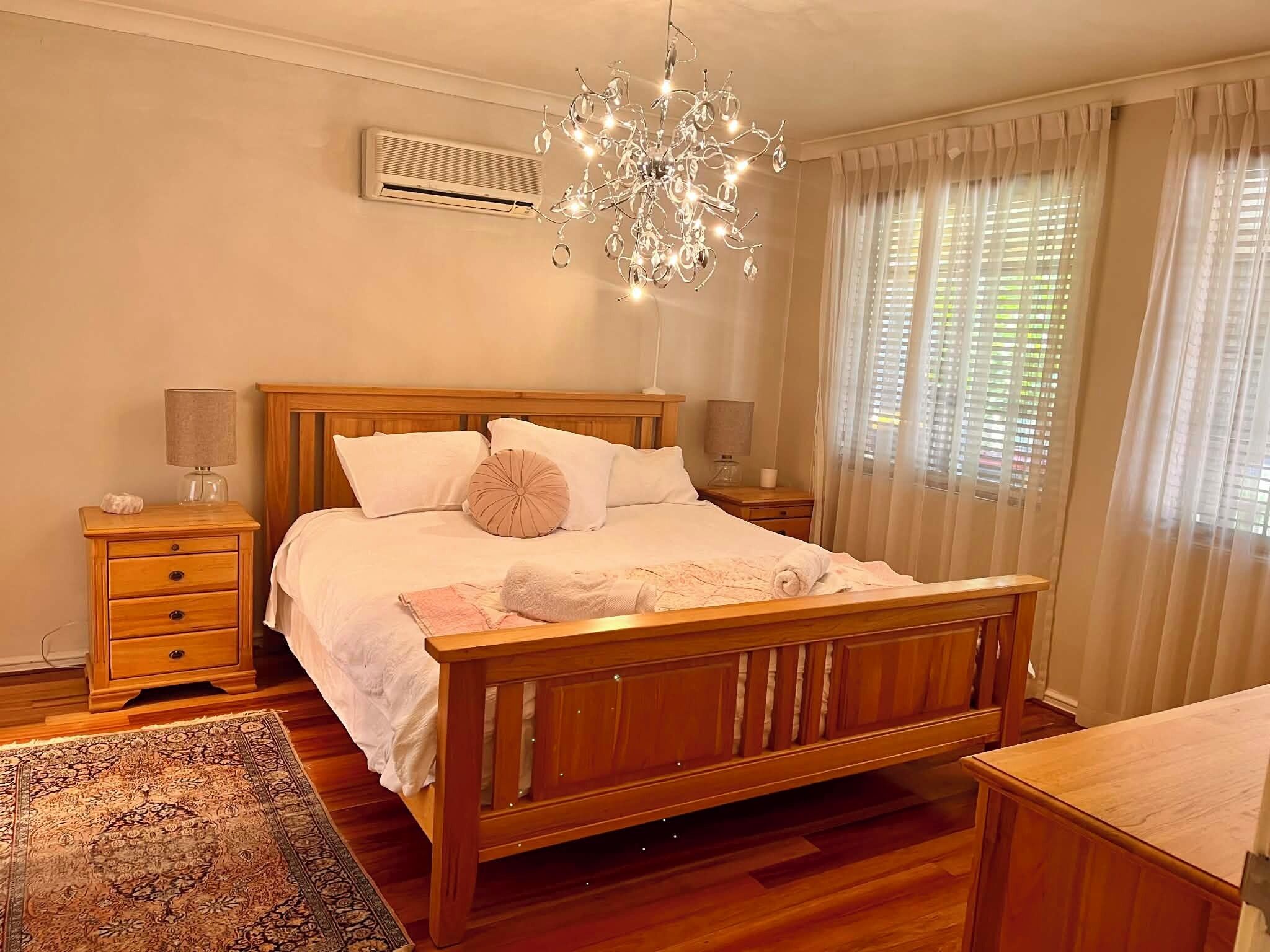 4 Schlafzimmer, Schreibtisch, Bügeleisen/Bügelbrett, kostenloses WLAN