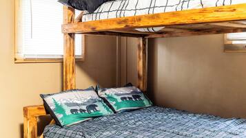 1 bedroom, desk, travel crib, free WiFi