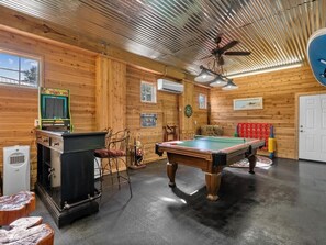 Spielezimmer