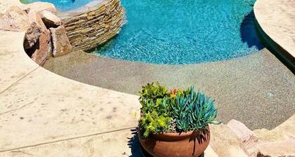 LV1 Luxury Pool & Spa Desert Oasis Villa - Vegas Best!