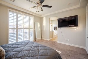 3 chambres, fer et planche à repasser, Wi-Fi, draps fournis