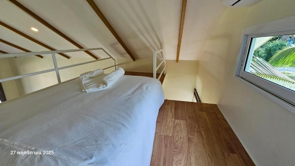 Comfort Single Room | Desk, laptop workspace, bed sheets