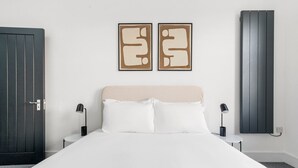 2 bedrooms, iron/ironing board, WiFi, bed sheets - Blueground | Holland Park, view, nr Holland Park (London)