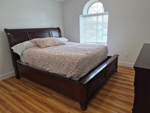 4 habitaciones, tabla de planchar con plancha y wifi gratis 