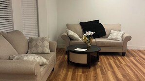 Smart TV, fireplace - This house is renovates in and outNew furniture ready for enjoy plenty of space (Provo)