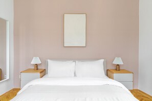 Iron/ironing board, WiFi, bed sheets - Blueground | Neubau, view, nr MuseumsQuartier (Vienna)