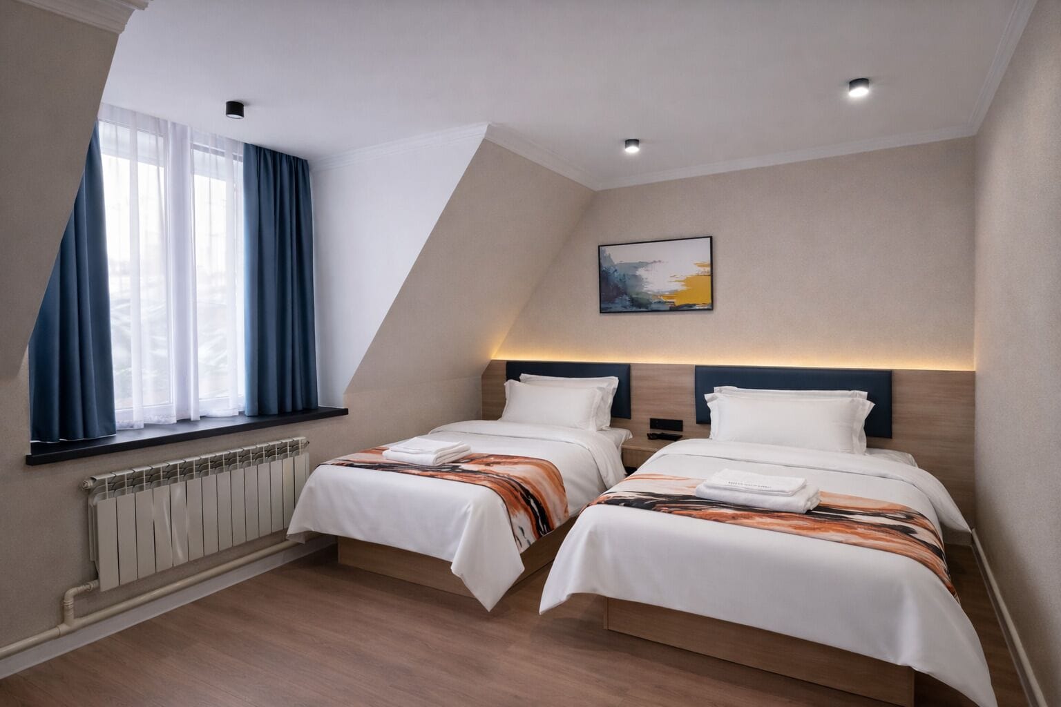 Comfort-værelse med 2 enkeltsenge - byudsigt | Gratis Wi-Fi