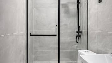 Comfort Twin Room, City View | Bathroom | Shower, hair dryer, slippers, towels