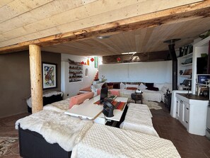Interior - An evolving Earthship artist retreat. Be the first to stay and shape its story! (El Prado)