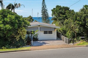 Exterior - A Ray Of Sunshine - Self contained Unit (Sunshine Beach)
