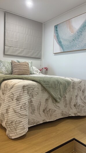 Iron/ironing board, WiFi, bed sheets - A Ray Of Sunshine - Self contained Unit (Sunshine Beach)