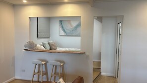 Iron/ironing board, WiFi, bed sheets - A Ray Of Sunshine - Self contained Unit (Sunshine Beach)