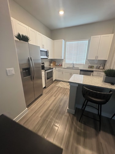 The Cozy Cottage: Clean, Comfortable & Perfectly Located