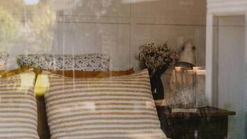 2 habitaciones, tabla de planchar con plancha, wifi y ropa de cama