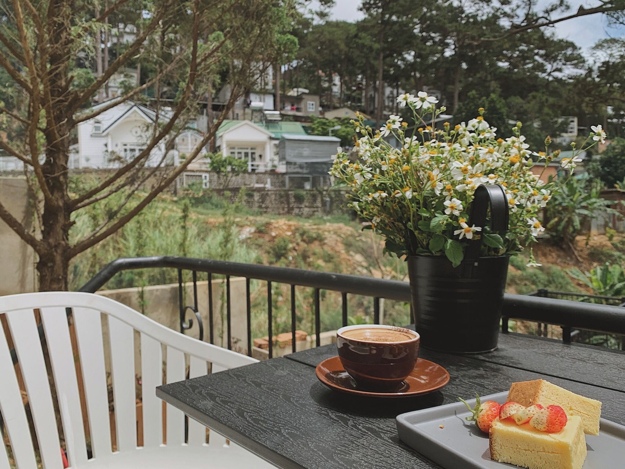 Studio – comfort, utsikt mot høyde | Terrasse/patio