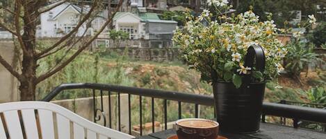 Studio – comfort, utsikt mot høyde | Terrasse/patio