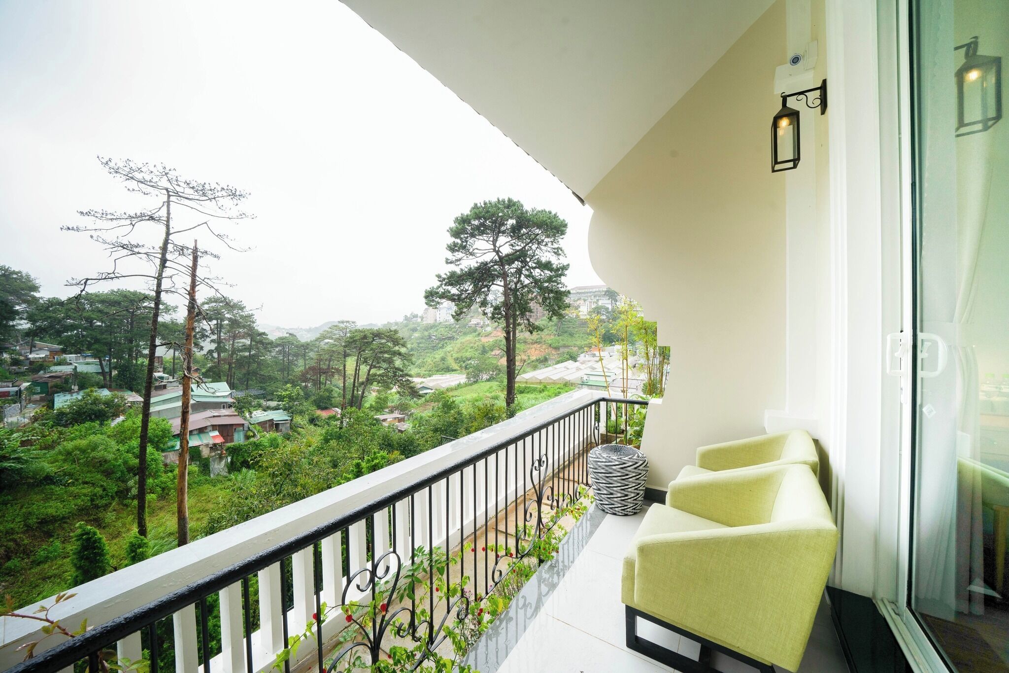 Deluxe Room, Balcony, Hill View | Blackout drapes, iron/ironing board, free WiFi