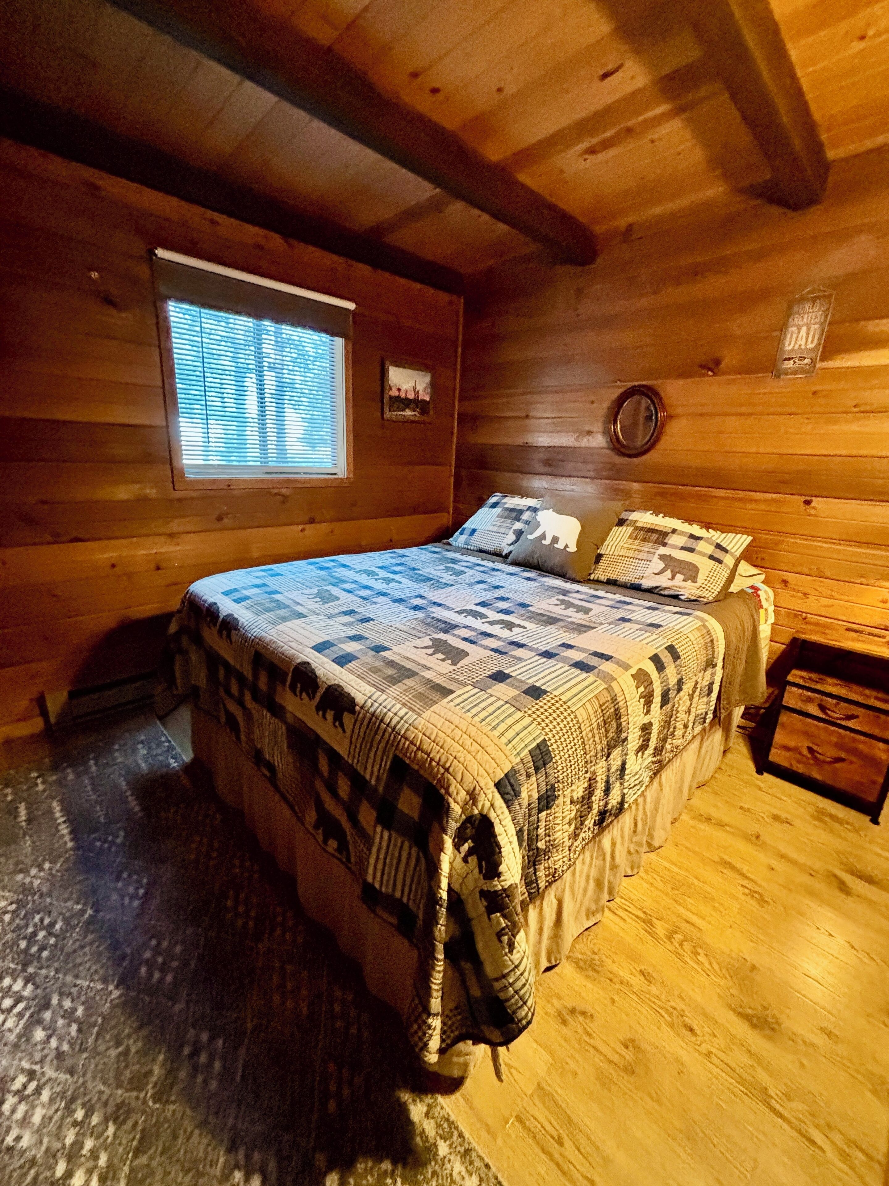 2 bedrooms, travel crib, free WiFi, bed sheets