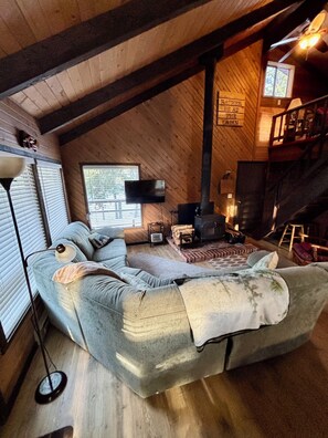 Televisie en een open haard