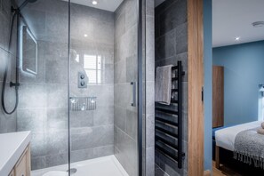 Shower - The Old Milking Parlour - 1 Bed Cottage - Amroth (Amroth)