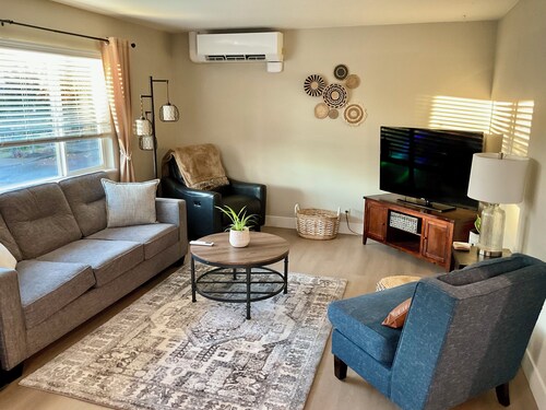 Stylish Uptown Apartment, Steps from Downtown