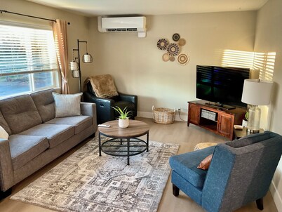 Stylish Uptown Apartment, Steps from Downtown