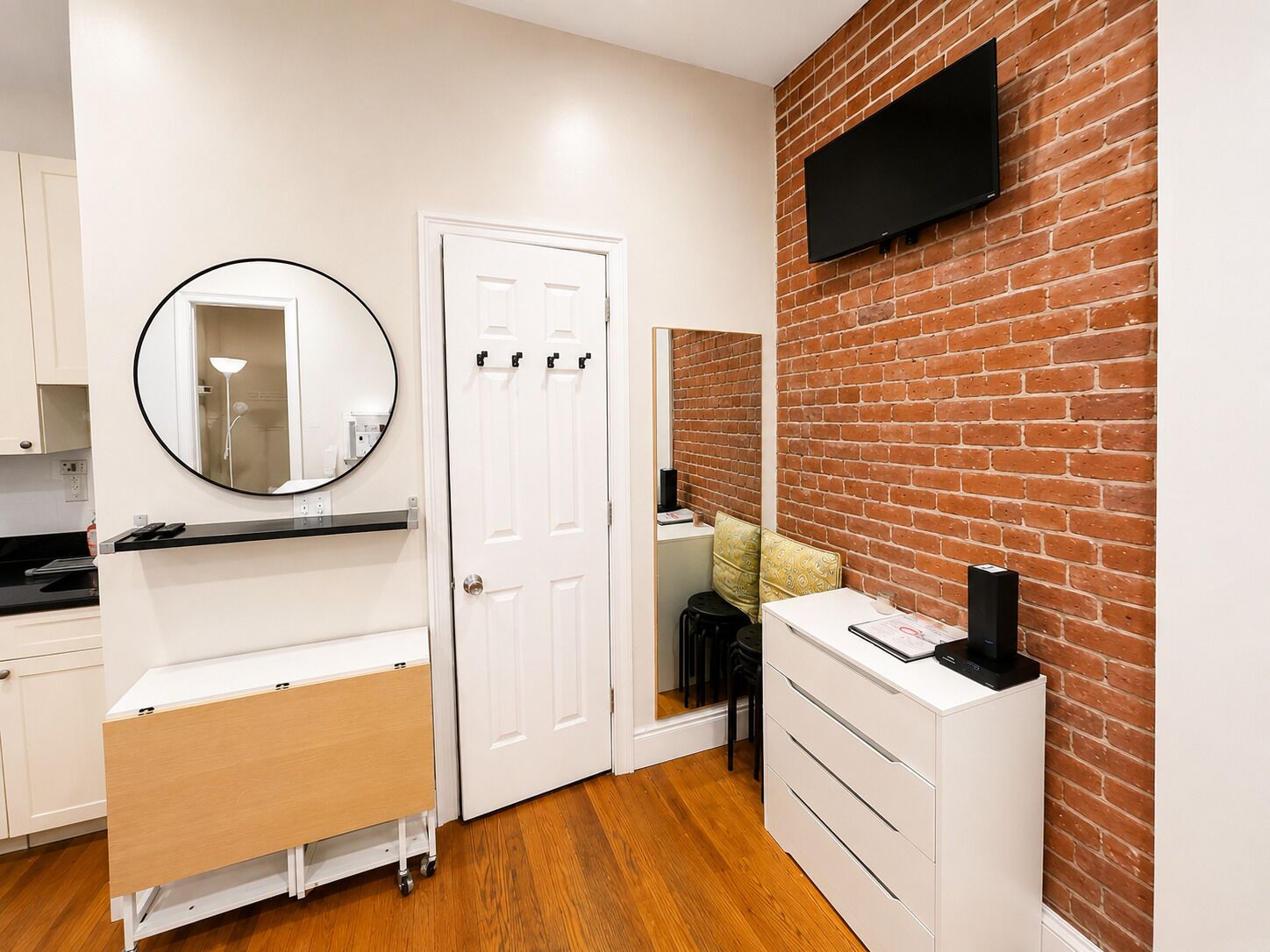 Basic Studio | Free WiFi, bed sheets
