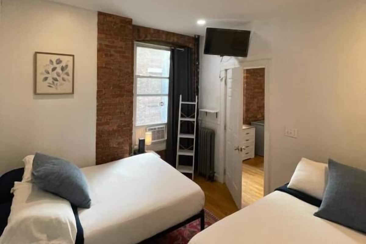 Apartment, Non Smoking | WiFi (free), bed sheets