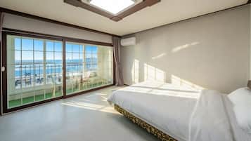 Basic Room, 1 Bedroom (303(Sea View/Bed))