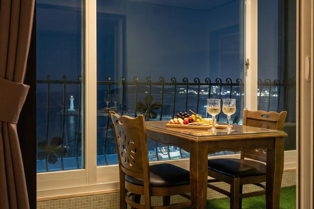 Basic Room, 1 Bedroom (601(Sea View/Bed))