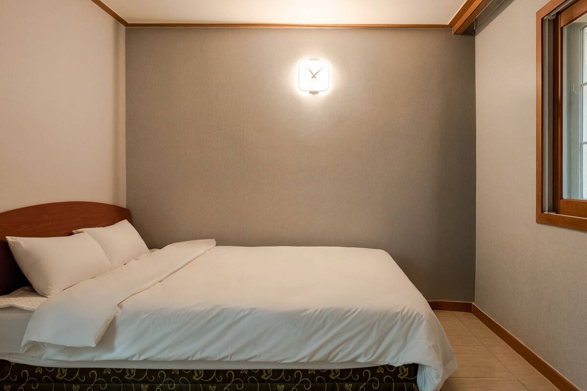 Habitació bàsica, 1 dormitori (408(No View/Bed/Pet Charged apply)) | 1 dormitori i wifi gratuïta 
