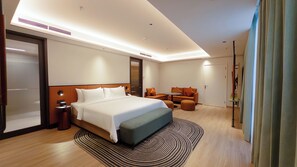 Suite | Desk, free WiFi - ARTOTEL Living World Grand Wisata Bekasi (Bekasi)