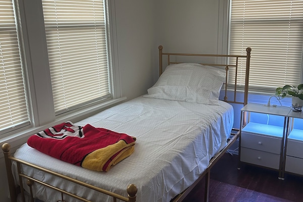 1 habitación, wifi y ropa de cama