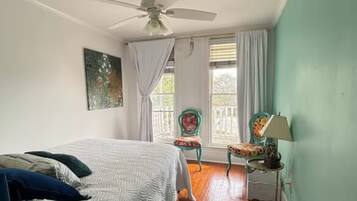 Iron/ironing board, internet, bed sheets