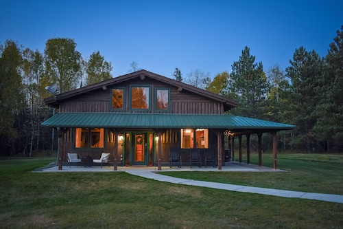 Secluded Cabin near Lake Vermillion, Sleeps 10, with Hot Tub, and Pet Friendly
