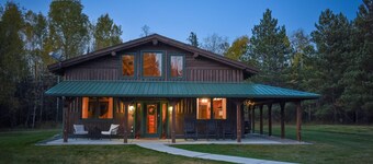 Secluded Cabin near Lake Vermillion, Sleeps 10, with Hot Tub, and Pet Friendly