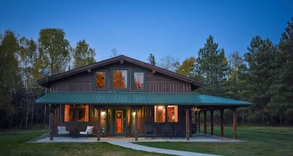 Secluded Cabin near Lake Vermillion, Sleeps 10, with Hot Tub, and Pet Friendly