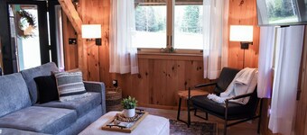 Secluded Cabin near Lake Vermillion, Sleeps 10, with Hot Tub, and Pet Friendly