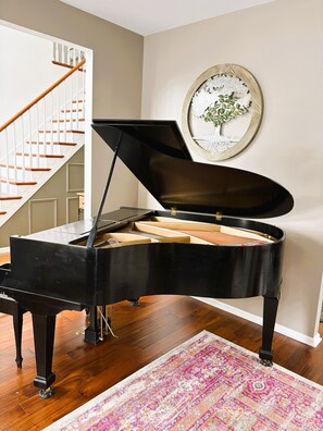 Interior - Stunning World Cup Luxury Home w/ Private Pool, Sleeps 18, Ideal for Groups (Washington Township)