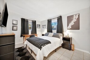 WiFi, bed sheets - Family Home | 10 mins to Beach, Pets Welcome! (Gulfport)