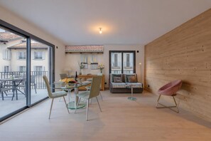 Living area - Argentière Center Stay | Balcony Parking, Argentière (Chamonix), France (Argentière (Chamonix))