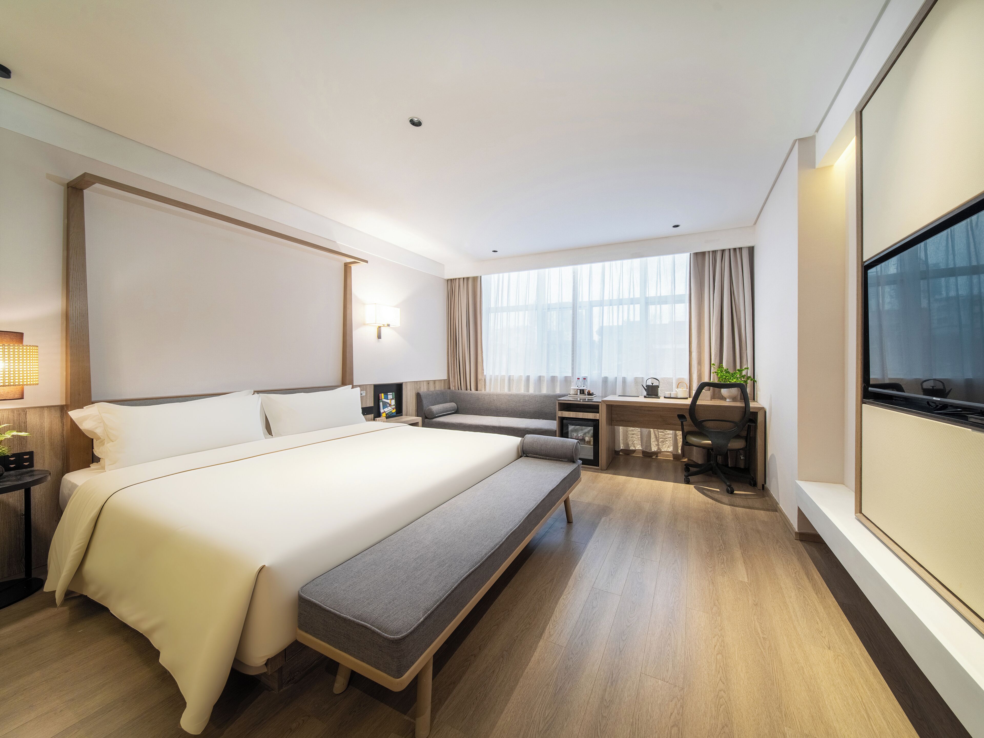 Classic Single Room | Desk, laptop workspace, blackout drapes, iron/ironing board