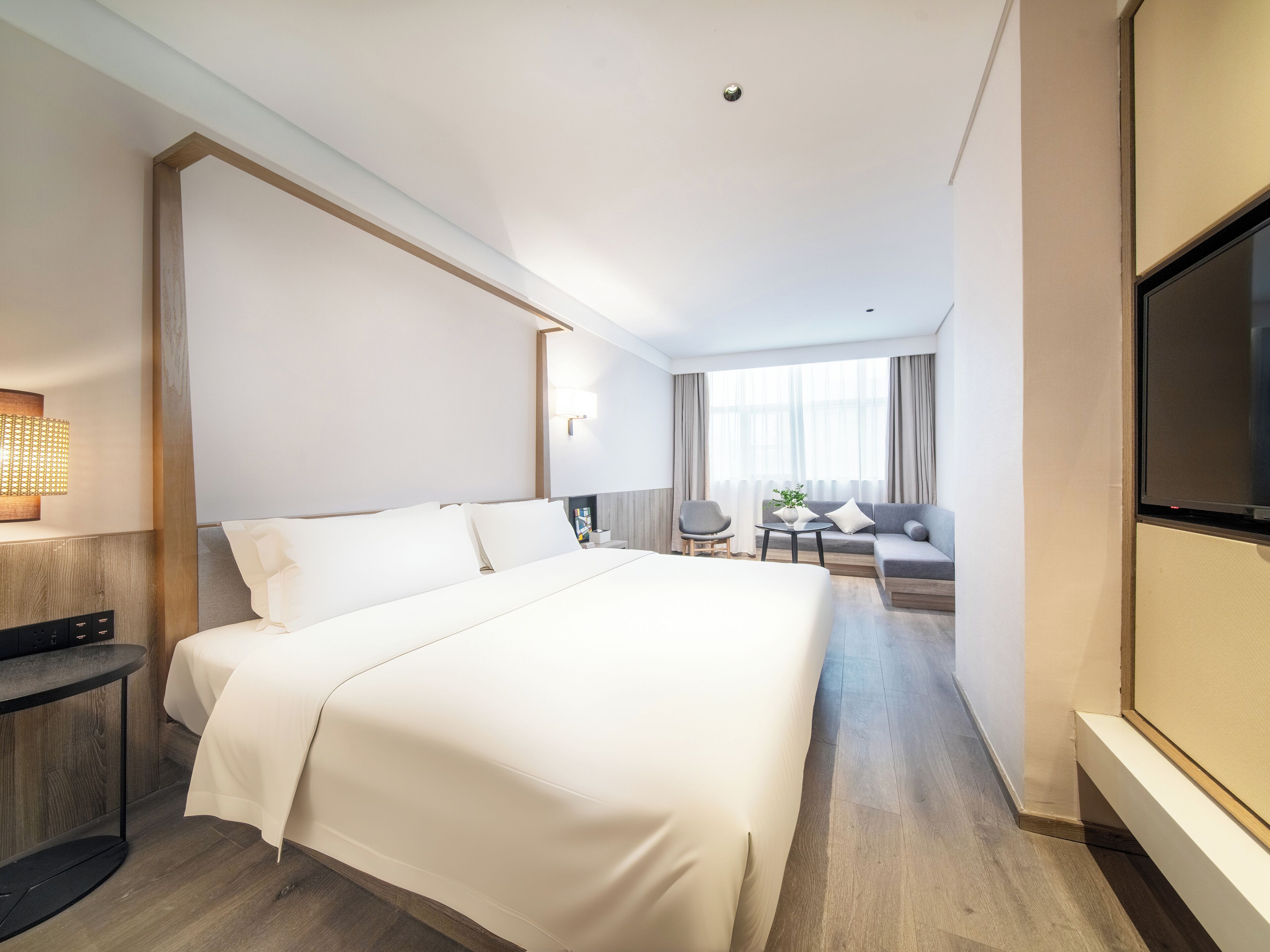 Premier Single Room | Desk, laptop workspace, blackout drapes, iron/ironing board