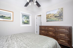 4 bedrooms, desk, iron/ironing board, free WiFi - Fenton STL 4BR/3BA • Sleeps 8 • Lindbergh Schools (Fenton)