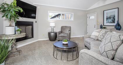 Fenton STL 4BR/3BA • Sleeps 8 • Lindbergh Schools