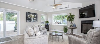 Fenton STL 4BR/3BA • Sleeps 8 • Lindbergh Schools