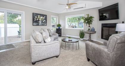 Fenton STL 4BR/3BA • Sleeps 8 • Lindbergh Schools