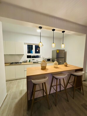 Coffee/tea maker, microwave, toaster, blender - 1BR Tracadero Lodge, beach access & full amenities (Dominicus)