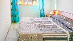 2 slaapkamers, een strijkplank/strijkijzer, gratis wifi, beddengoed